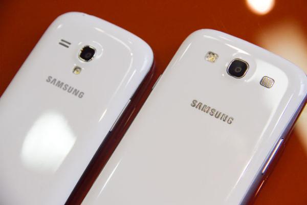 Galaxy S3 и мини-версия (Источник изображения: Baixaki / Tecmundo   )